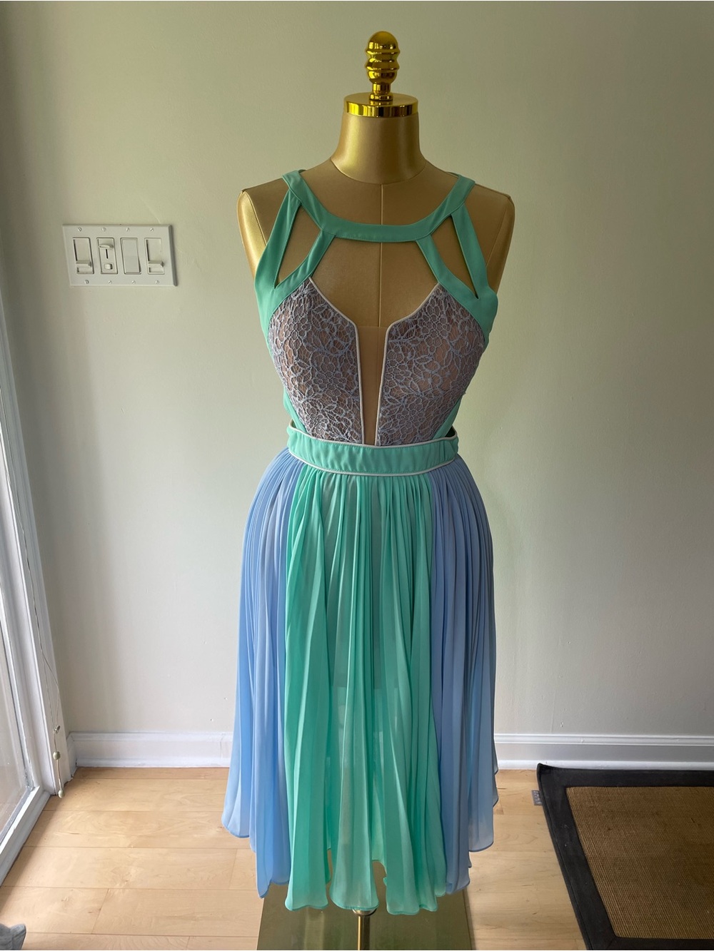 Jufeng Fashion Sleeveless Mint & Light Blue Lace-Front Pleated Dress